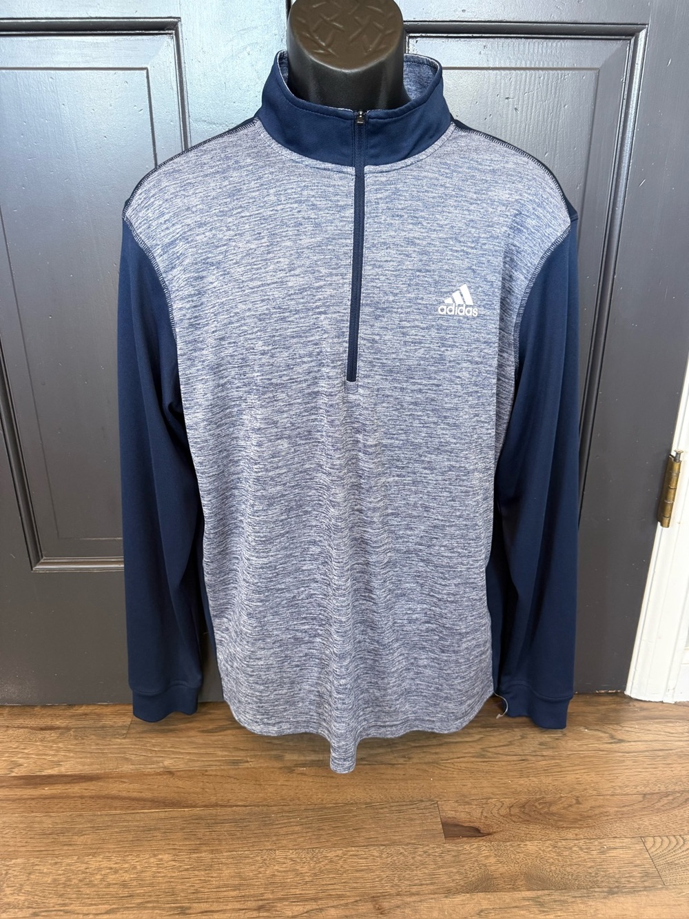 Adidas Golf Men’s Long Sleeve Quarter Zip Up Pullover Shirt. Size Medium